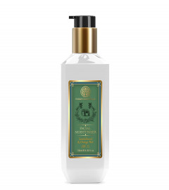 Forest Essentials Hydrating Facial Moisturizer Sandalwood & Orange Peel, 130 ml | free shipping