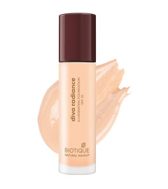 Biotique Natural Makeup Diva Radiance Illuminating Foundation, Creamy Oatmeal